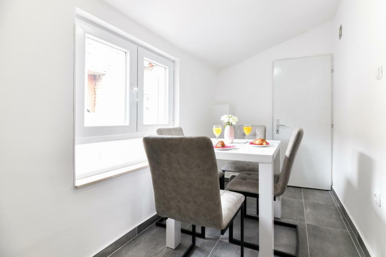 Grey Old Town Apartment Zadar